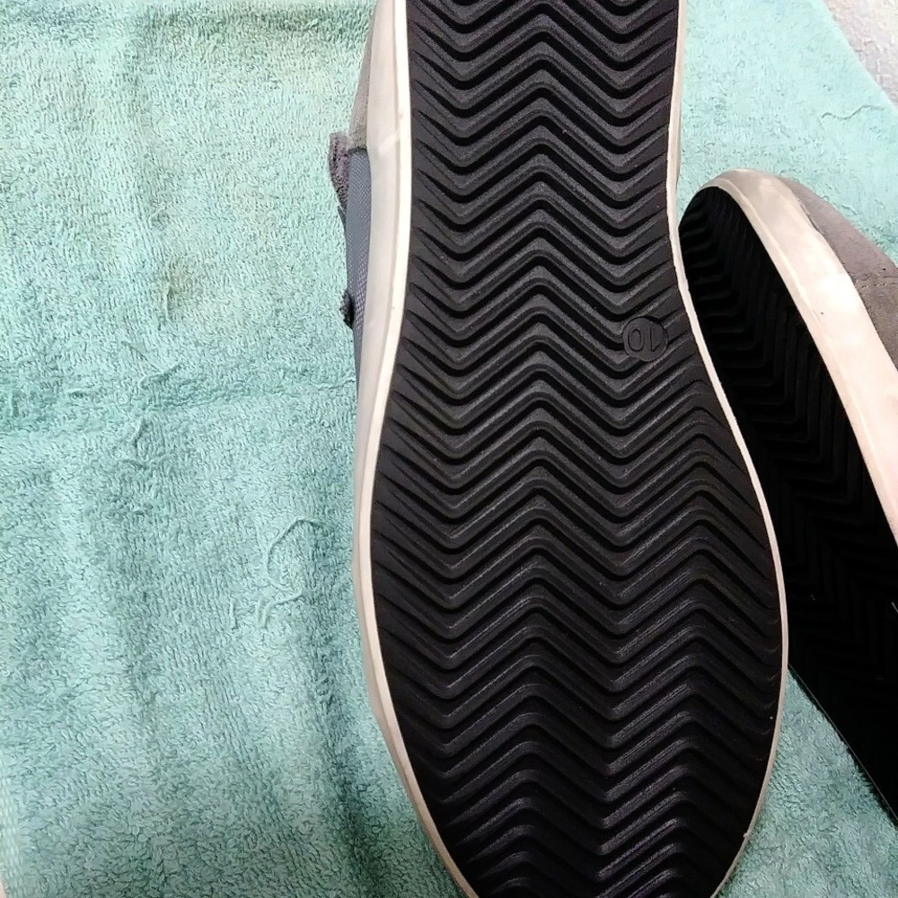 Steve Madden Cute Gray High Tops - Picture 7 of 8
